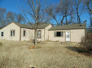 523 Broad St, Winfield, KS 67156