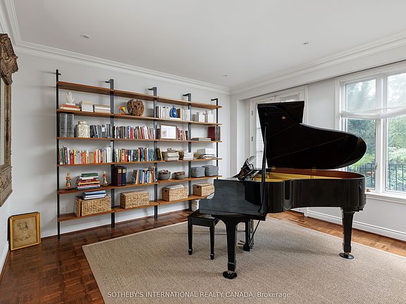 4th image of 18A Deer Park Cres