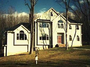 18 Mountain Manor Rd, Newtown, CT 06470