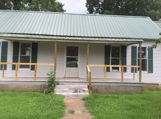 415 Elm St W, Clifton, TN 38425