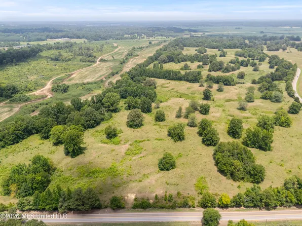 5400 Brownsferry Rd, Senatobia, MS 38668