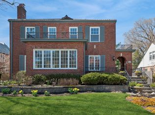 1209 Sheridan Rd, Wilmette, IL 60091