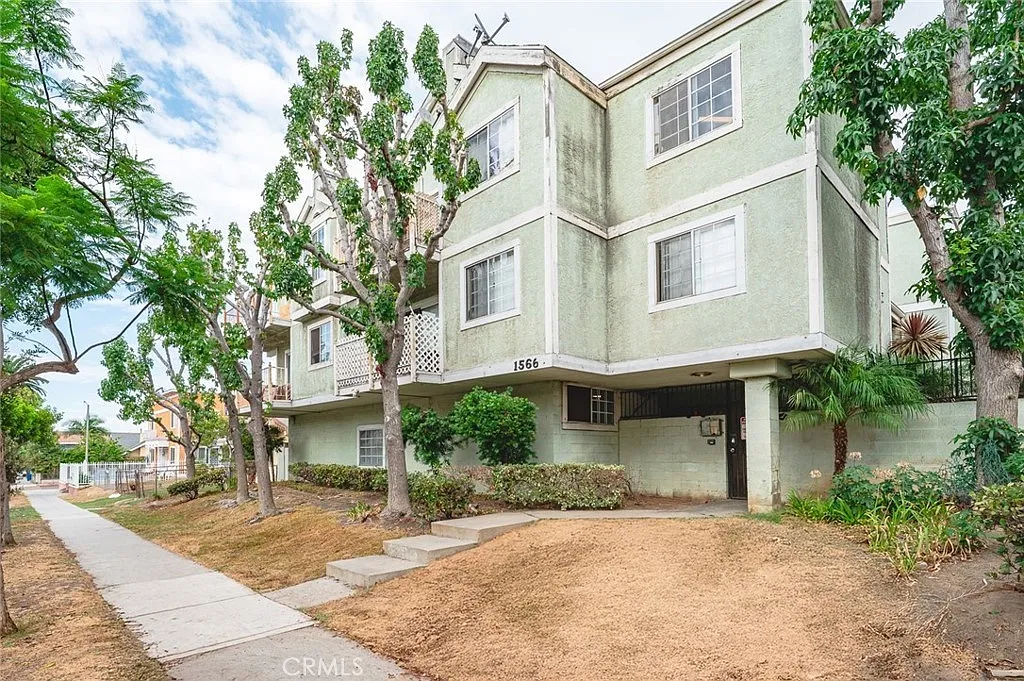 2 bed, 799 sqft, $2,500 — Photo 1