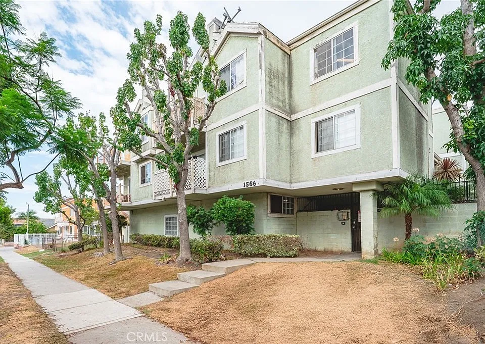 1566 Pine Ave #206A