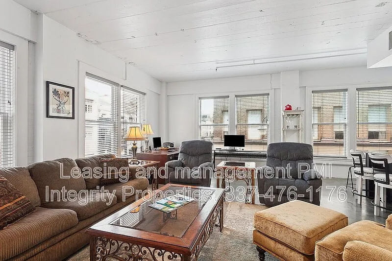 2 bed, 2.0 bath, 1402 sqft, $3,500 — Photo 4