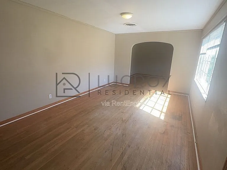 316 Woody Dr — Photo 2