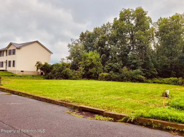 102 Norfolk Way, Scranton, PA 18504