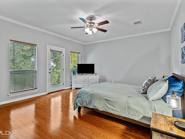 8915 Glenmora Dr — Photo 14