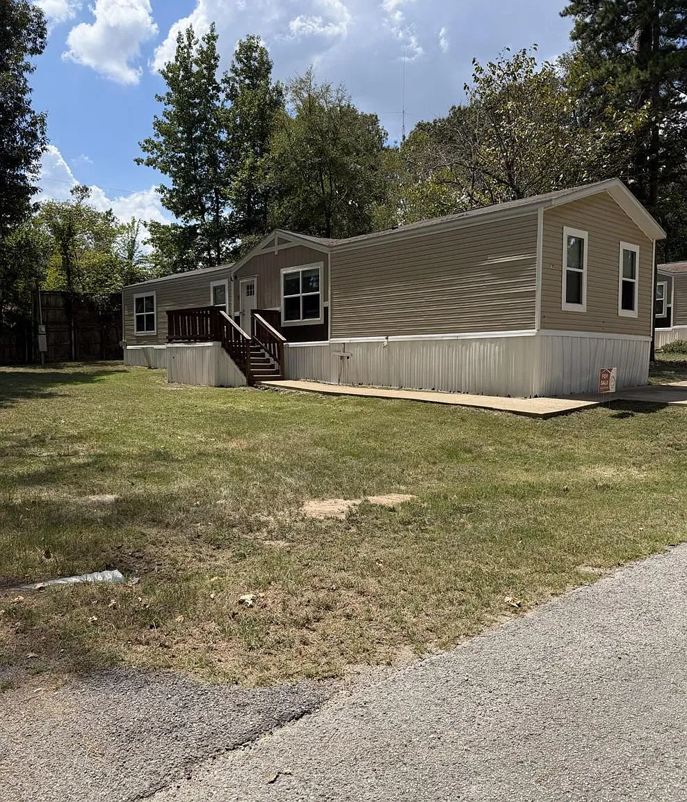 The Grove at Brookhollow MHC, LLC — Photo 3