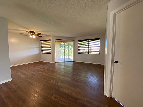5th image of 2628 SE 19th Ct #202-C