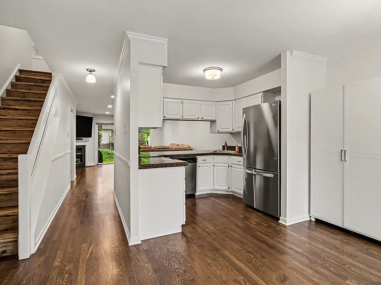 204 Cheswold Ct — Photo 31