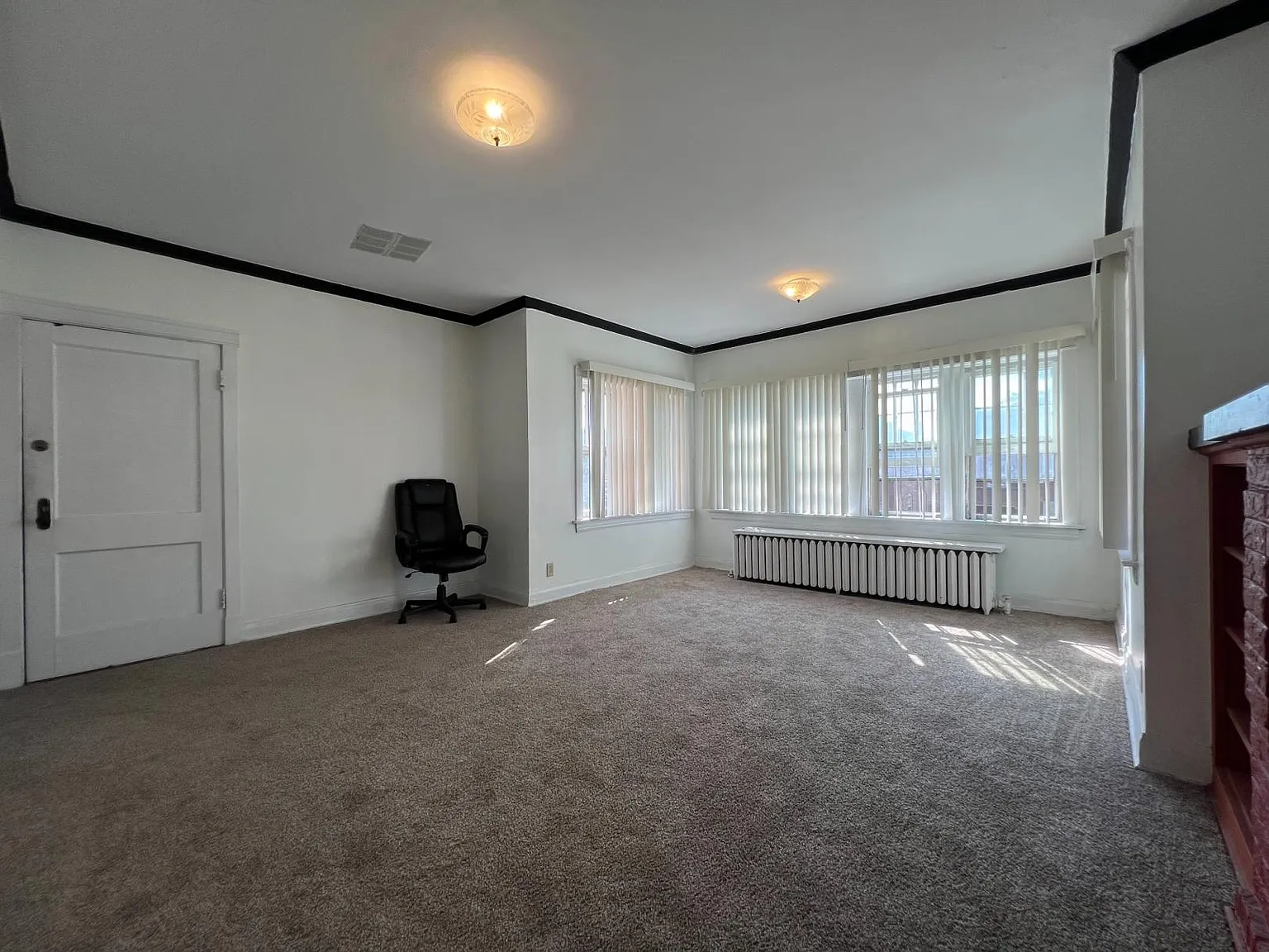 1905 Elmwood Ave — Photo 3