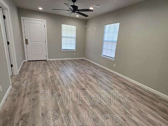5th image of 3947 W 8th St