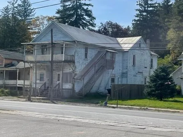 429 Front St, New Albany, PA 18833