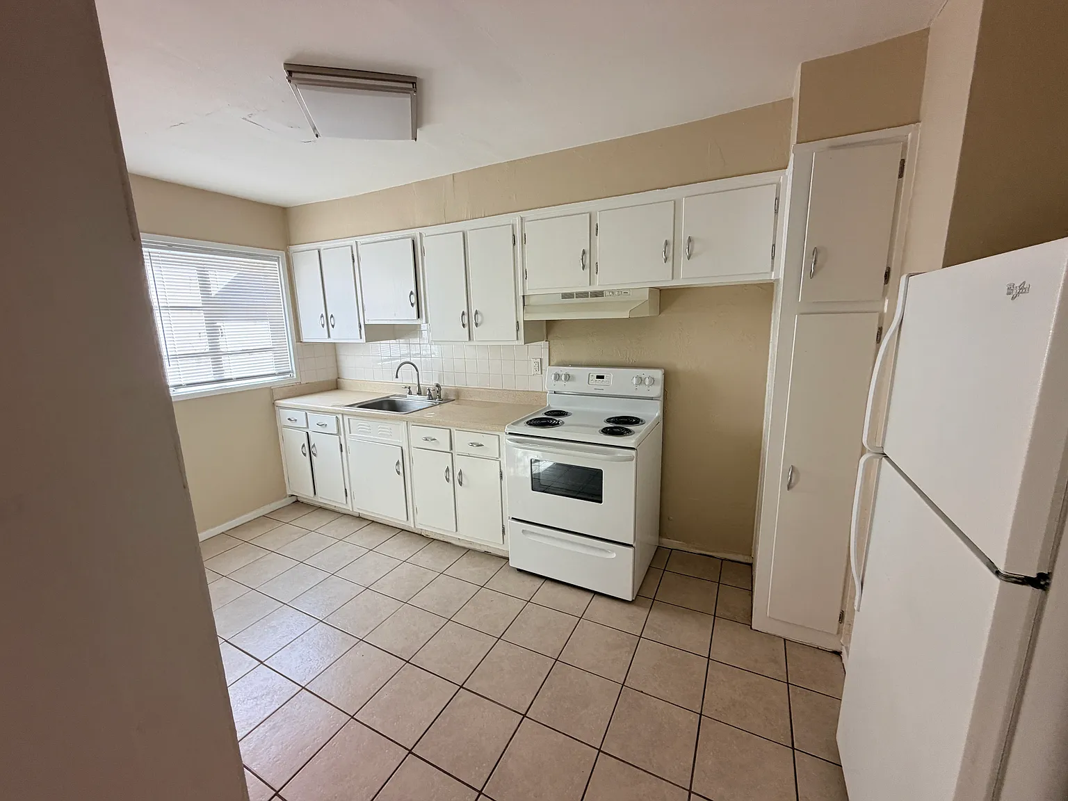 3807 Parkway Dr — Photo 2