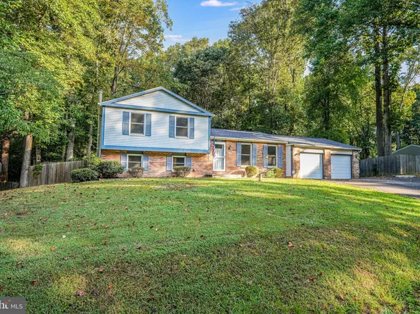 8250 Erika Dr, Manassas, VA 20112