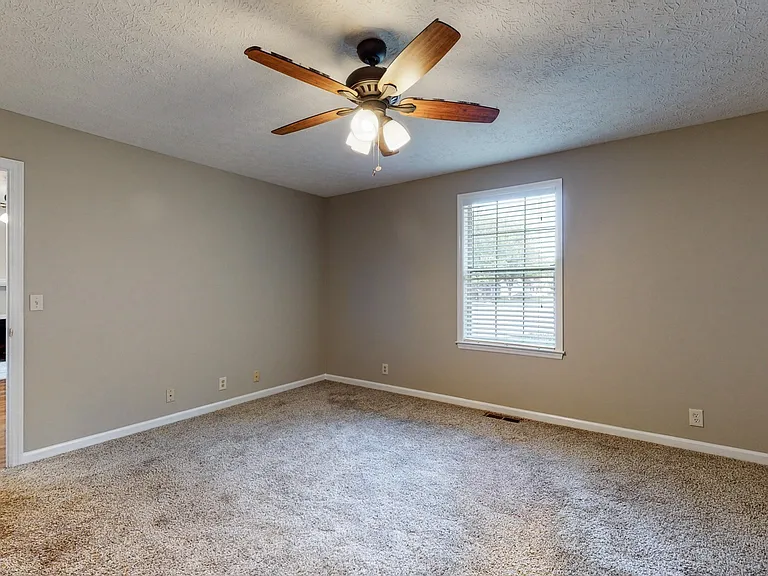 125 Kristen Ct — Photo 19