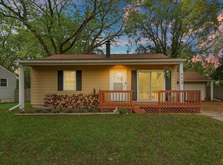 923 111th St, Pleasant Prairie, WI 53158