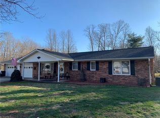 151 Lynn St, Mount Airy, NC 27030