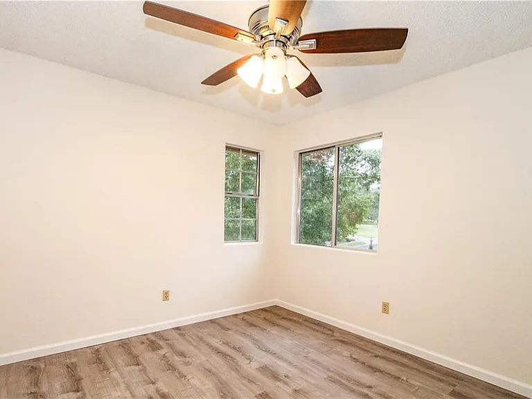 900 Sweetwater River Dr — Photo 12