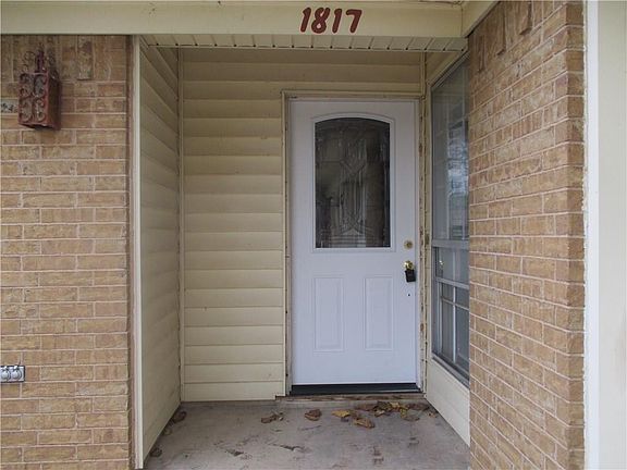 3rd image of 1817 Carla Ave