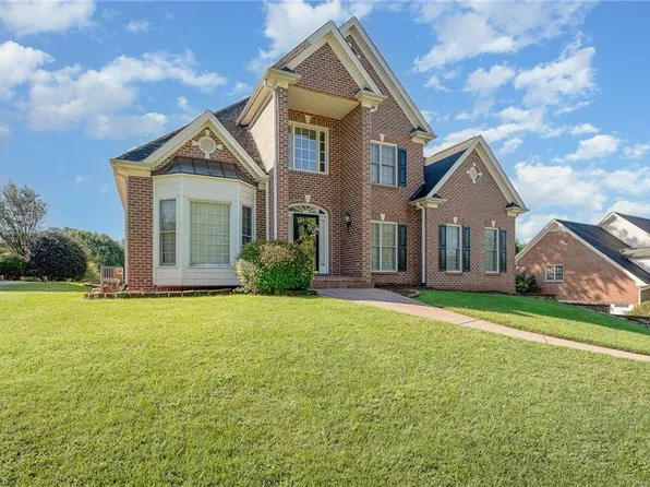 4020 Windsor Place Dr, Winston Salem, NC 27106