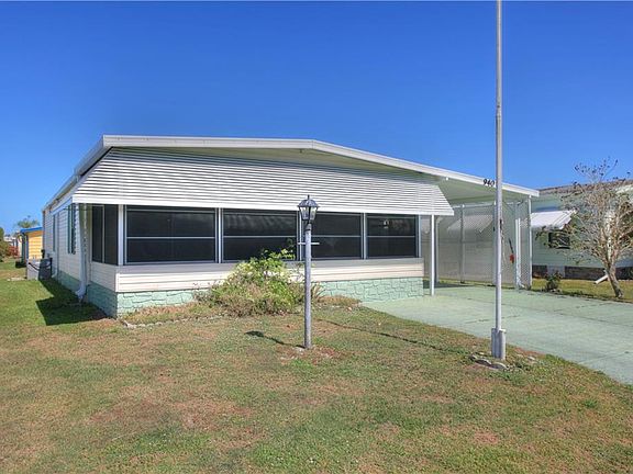 2nd image of 940 Jacaranda Dr