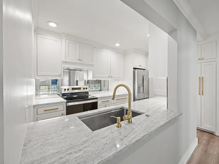 10257 Bridgeland Ln — Photo 6