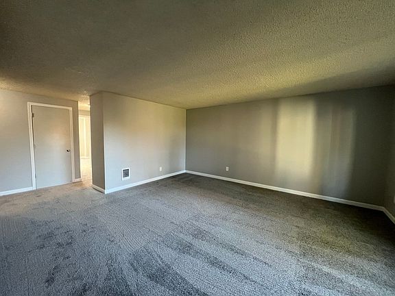 4th image of 17439 SE Stark St APT 205