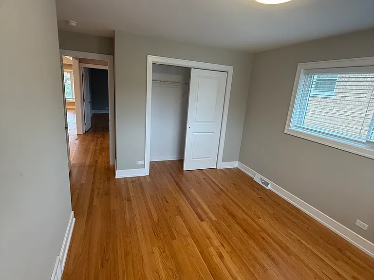 4521 N Plainfield Ave — Photo 13