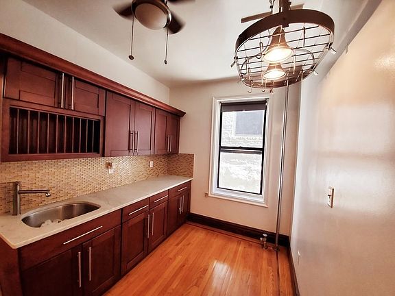 3rd image of 614 40th St APT A8
