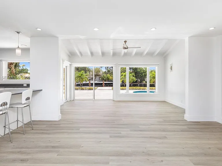 330 Coconut Isle Dr — Photo 11