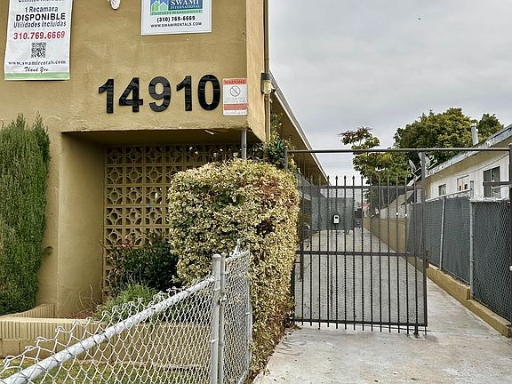 4th image of 14910 Chadron Ave APT A