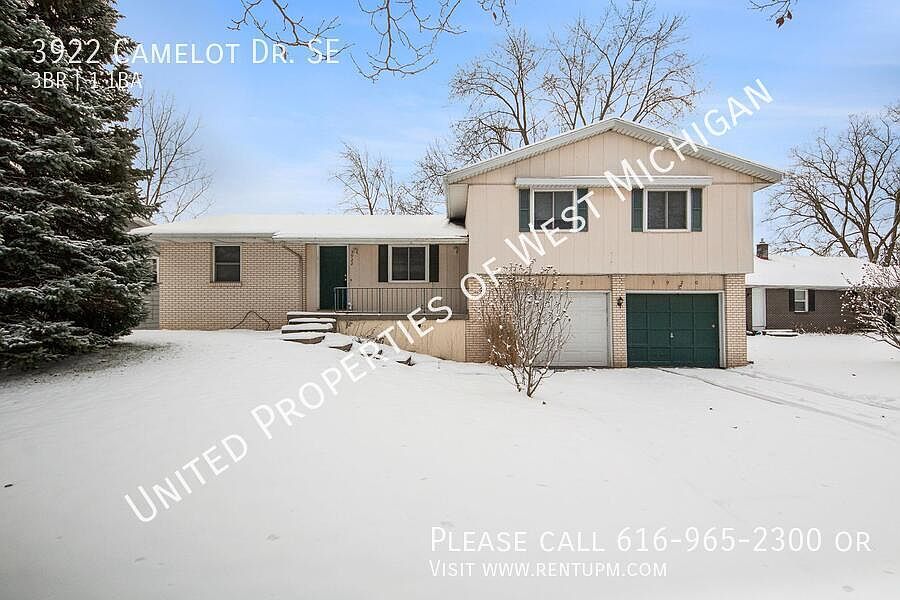 1st image of 3922 Camelot Dr SE