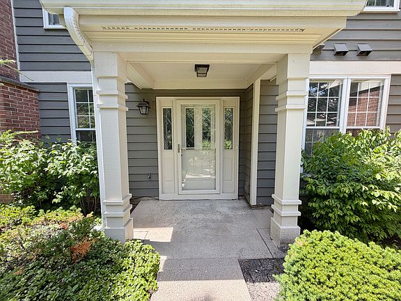 2nd image of 112 Harvard Ct