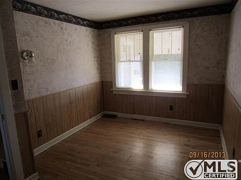 5th image of 1026 Lincoln Ave