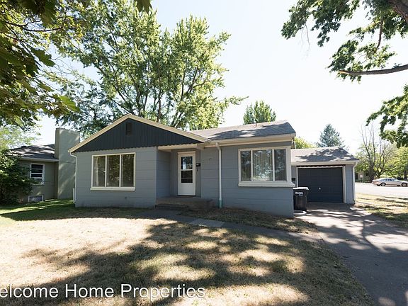 3rd image of 24 NE Ash Ave #A