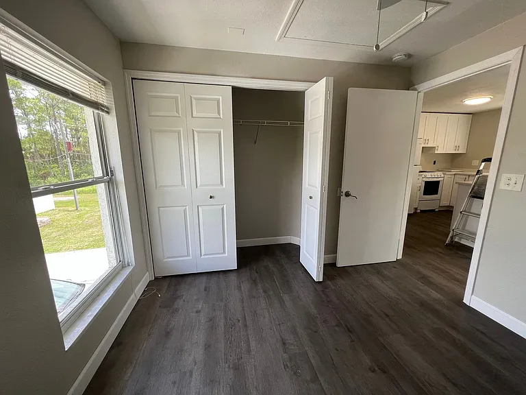 2041 Agora — Photo 11
