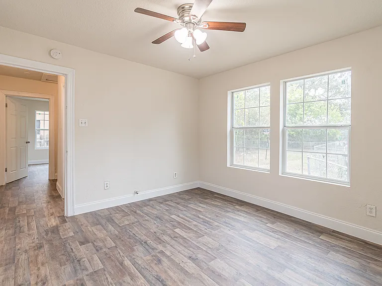 106 Southway Dr #1 — Photo 2