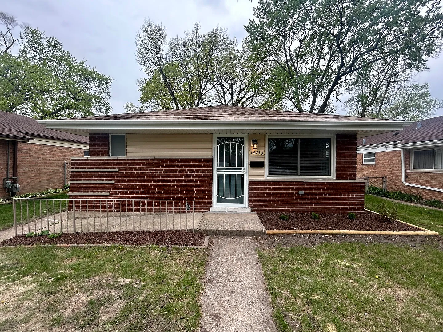 14710 Kenwood Ave photo 1