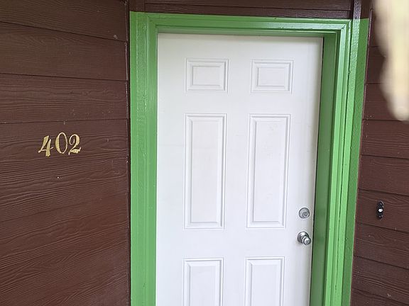 2nd image of 9257 SE Clinton St Unit 402
