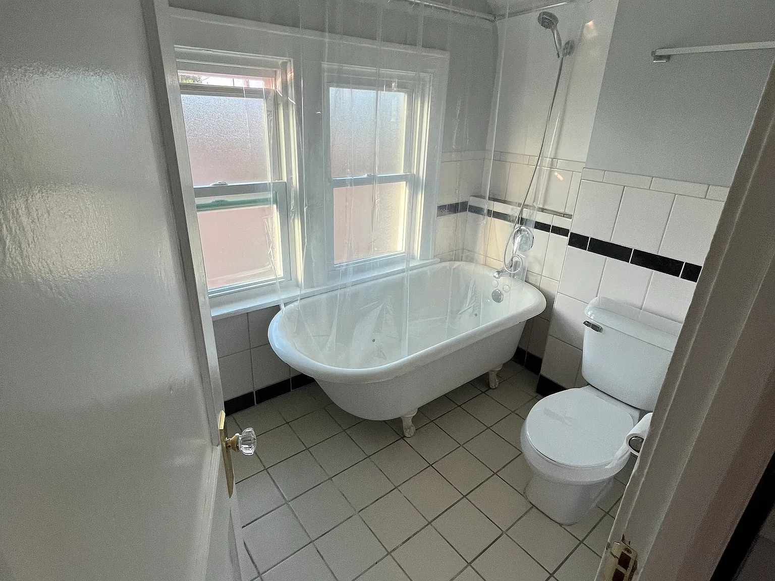 2 bed, 700 sqft, $1,200 — Photo 4