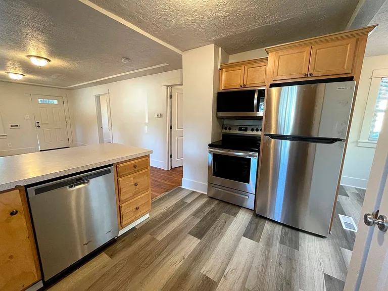 900 NE 91st Ave — Photo 10