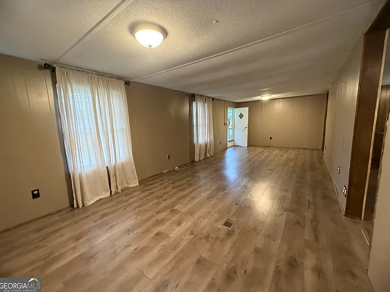 1057 McGee Rd — Photo 5