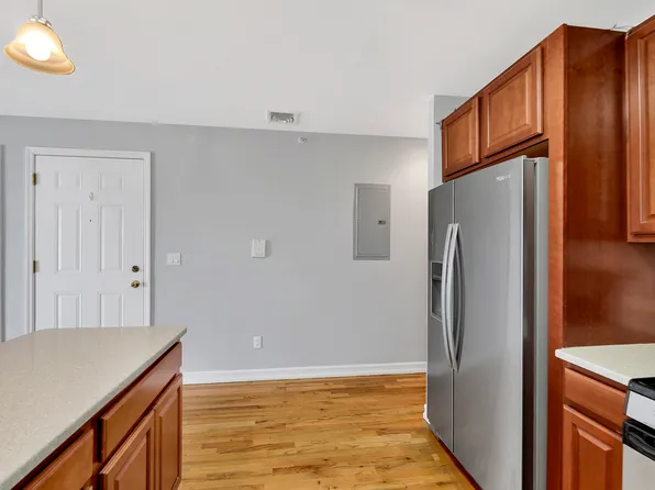 102-20 Rockaway Beach Boulevard image 10 of 32