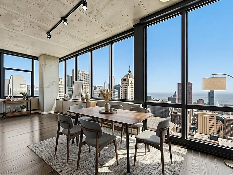 235 W Van Buren St #4501 — Photo 2