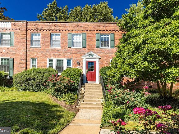 2nd image of 1913 Key Blvd #11572