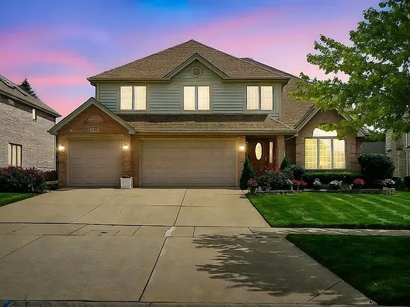 115 Flamingo Dr, Roselle, IL 60172