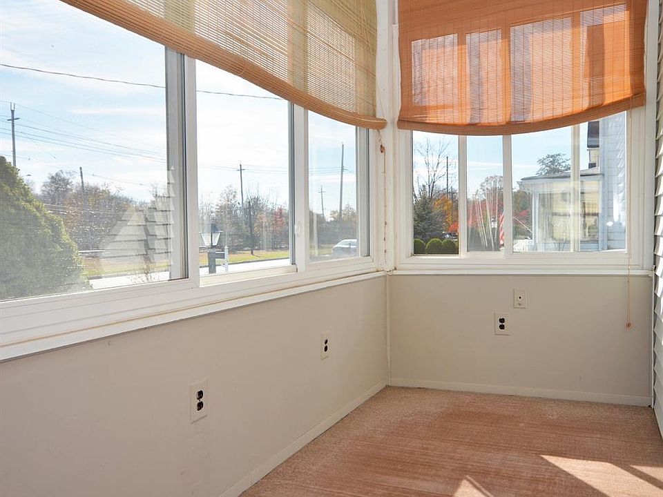 31 Railroad Ave, Helmetta, NJ 08828 Zillow