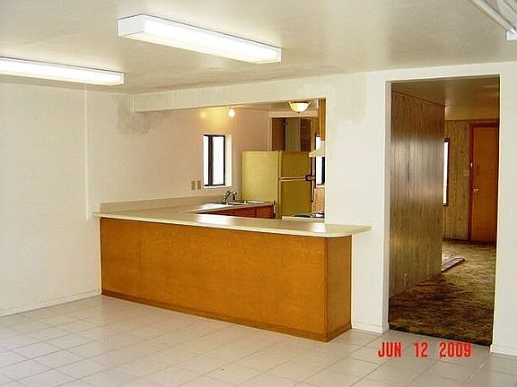 3rd image of 3248 SW Beach Ave